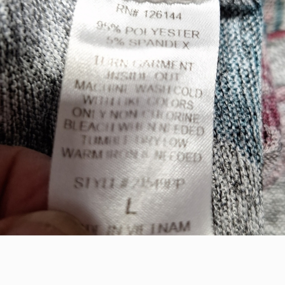 Olivia Blu top size Large. - Picture 6 of 6